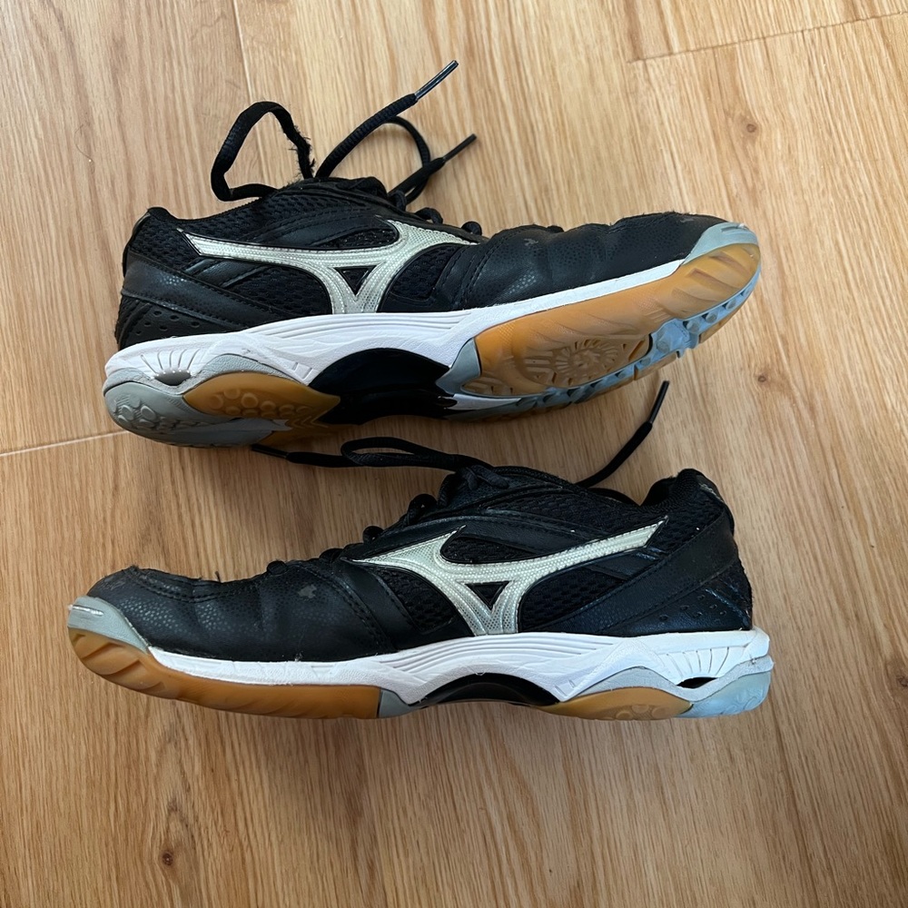 Mizuno Wave Hurricane 2 Volleyball Shoes Size 7.5